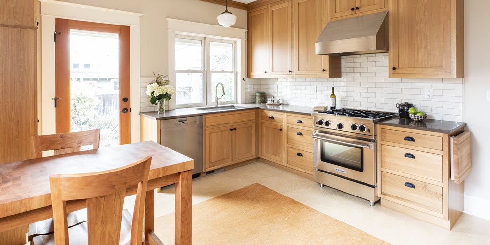 kitchen with tile backsplash | Classique floors + tile
