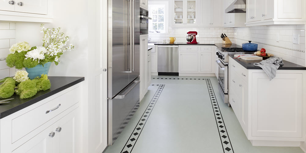 Marmoleum kitchen flooring with border